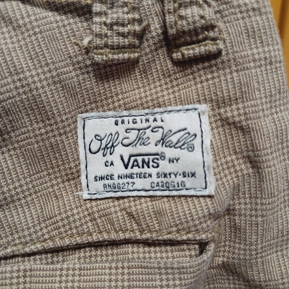 Vans Original "OFF THE WALL" Shorts - Picture 3 of 13